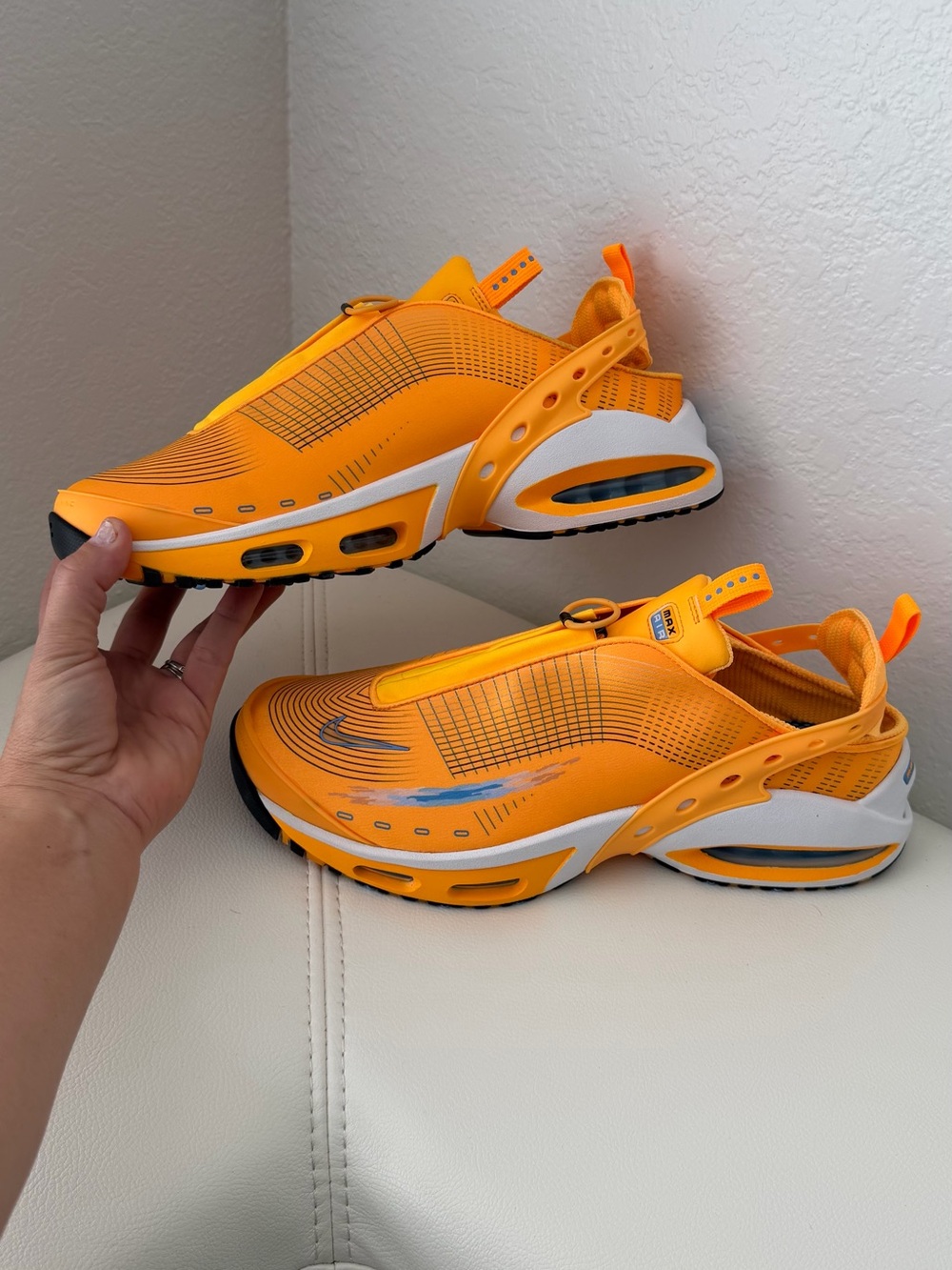 Nike Air Max Craze “ Laser Orange/Black/White / University Blue” FZ2089-800.